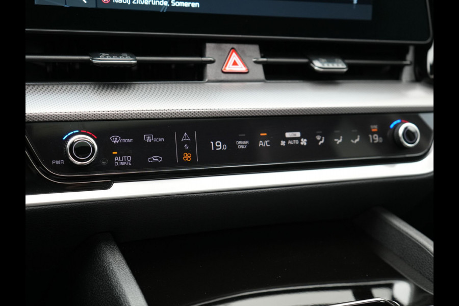 Kia Sportage 1.6 T-GDi AWD Dynamic Plus Line Plug In Hybrid 265pk Dealer O.H PHEV | Trekhaak Afneembaar | Panodak | Adaptive Cruise | Apple Carplay | Camera | Lederen Sportstoelen Vewarmd | Blis | Navigatie | Virtual | DAB |
