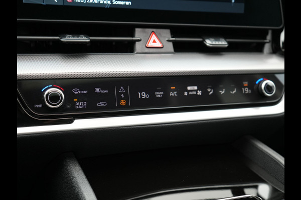 Kia Sportage 1.6 T-GDi AWD Dynamic Plus Line Plug In Hybrid 265pk Dealer O.H PHEV | Trekhaak Afneembaar | Panodak | Adaptive Cruise | Apple Carplay | Camera | Lederen Sportstoelen Vewarmd | Blis | Navigatie | Virtual | DAB |