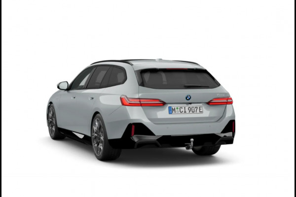 BMW 5 Serie Touring 520i M-Sport Pano Trekh ACC 360 H/K HUD 21inch Stoelventilatie
