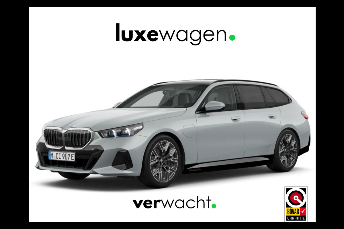 BMW 5 Serie Touring 520i M-Sport Pano Trekh ACC 360 H/K HUD 21inch Stoelventilatie