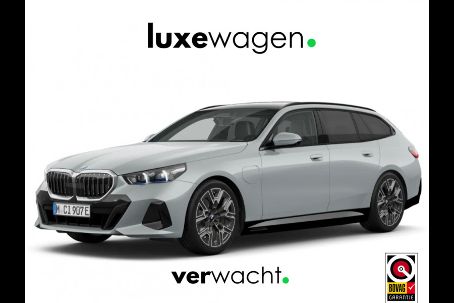 BMW 5 Serie Touring 520i M-Sport Pano Trekh ACC 360 H/K HUD 21inch Stoelventilatie
