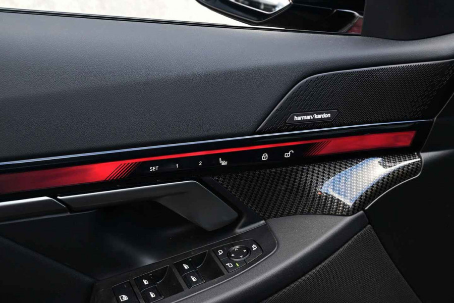 BMW 5 Serie Touring 520i M-Sport Pano Trekh ACC 360 H/K HUD 21inch Stoelventilatie