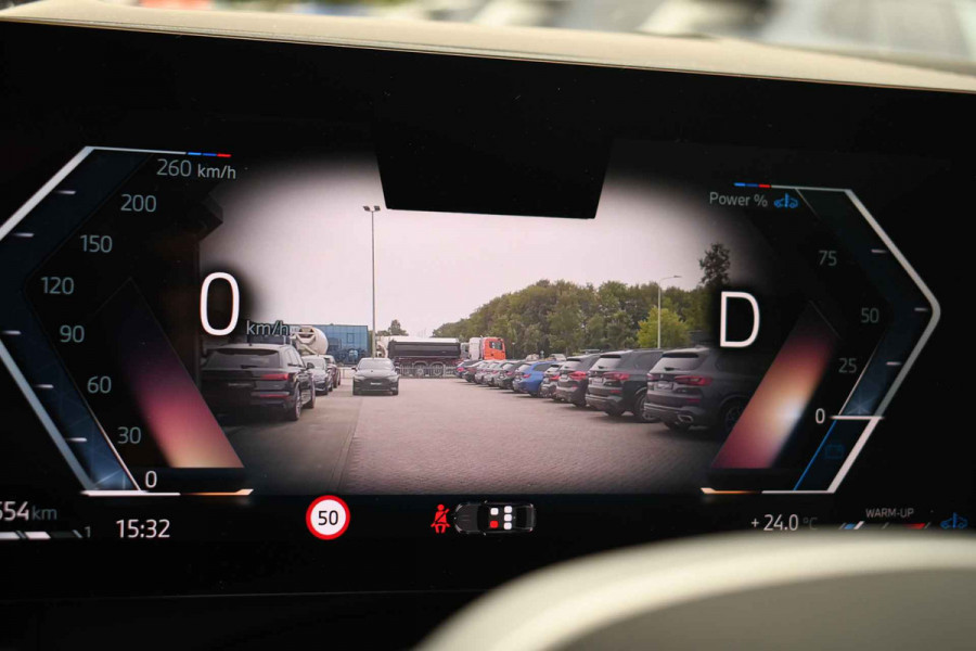 BMW 5 Serie Touring 520i M-Sport Pano Trekh ACC 360 H/K HUD 21inch Stoelventilatie