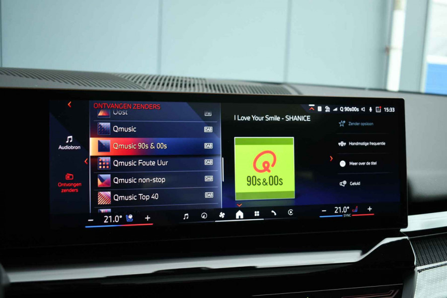 BMW 5 Serie Touring 520i M-Sport Pano Trekh ACC 360 H/K HUD 21inch Stoelventilatie