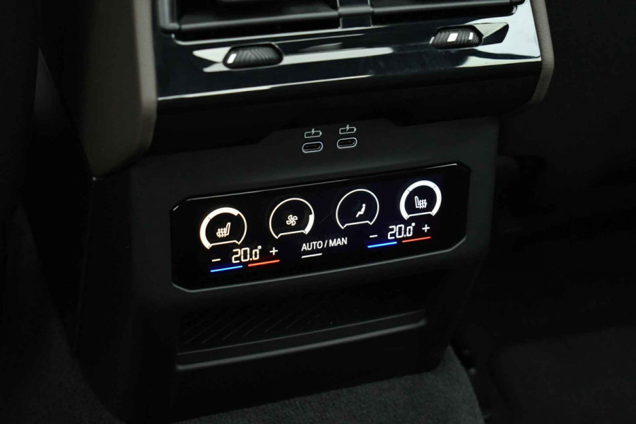 BMW 5 Serie Touring 520i M-Sport Pano Trekh ACC 360 H/K HUD 21inch Stoelventilatie
