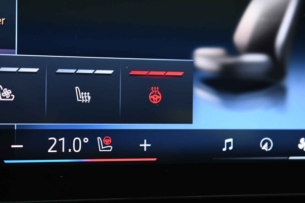 BMW 5 Serie Touring 520i M-Sport Pano Trekh ACC 360 H/K HUD 21inch Stoelventilatie