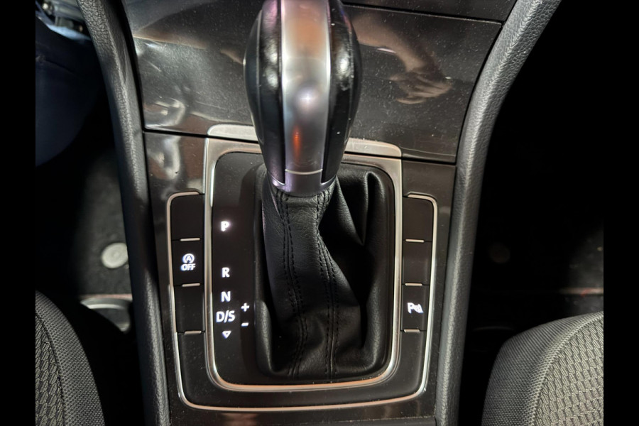 Volkswagen Golf 1.0 TSI Highline Business R AUTOMAAT CLIMAAT CONTROL MULTI STUUR CARPLAY