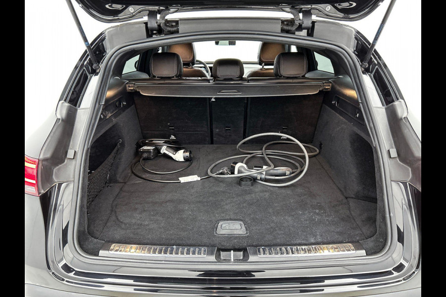 Mercedes-Benz EQC 400 4MATIC AMG Premium 80 kWh BLACK-LINE | TREKHAAK | SCHUIFDAK | EL. ACHTERKLEP