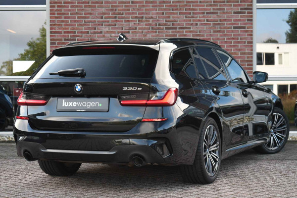 BMW 3 Serie Touring 330e M-Sport Pano HUD El-zetels laser-LED Camera