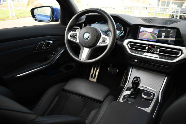 BMW 3 Serie Touring 330e M-Sport Pano HUD El-zetels laser-LED Camera