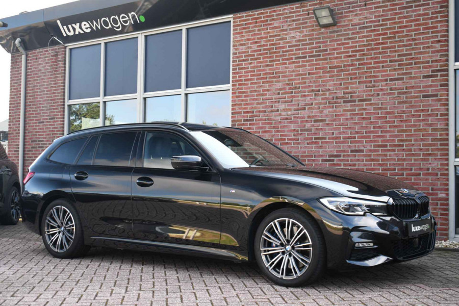 BMW 3 Serie Touring 330e M-Sport Pano HUD El-zetels laser-LED Camera