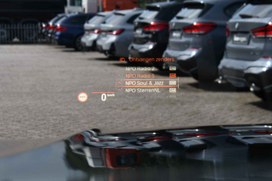 BMW 3 Serie Touring 330e M-Sport Pano HUD El-zetels laser-LED Camera