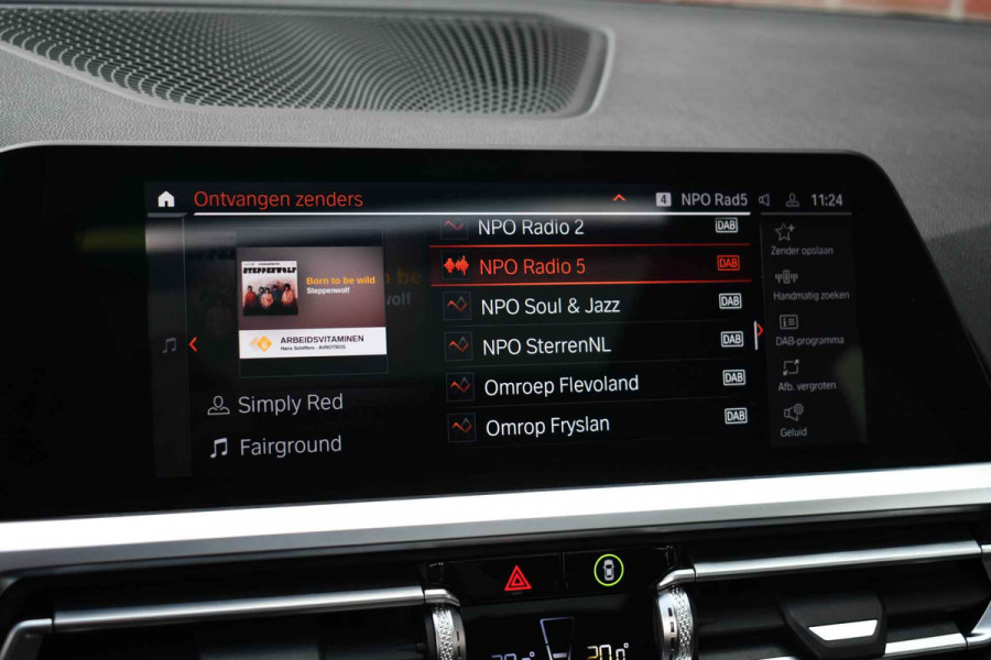 BMW 3 Serie Touring 330e M-Sport Pano HUD El-zetels laser-LED Camera