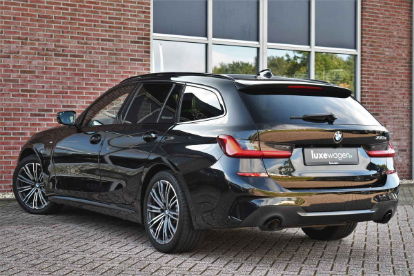 BMW 3 Serie Touring 330e M-Sport Pano HUD El-zetels laser-LED Camera