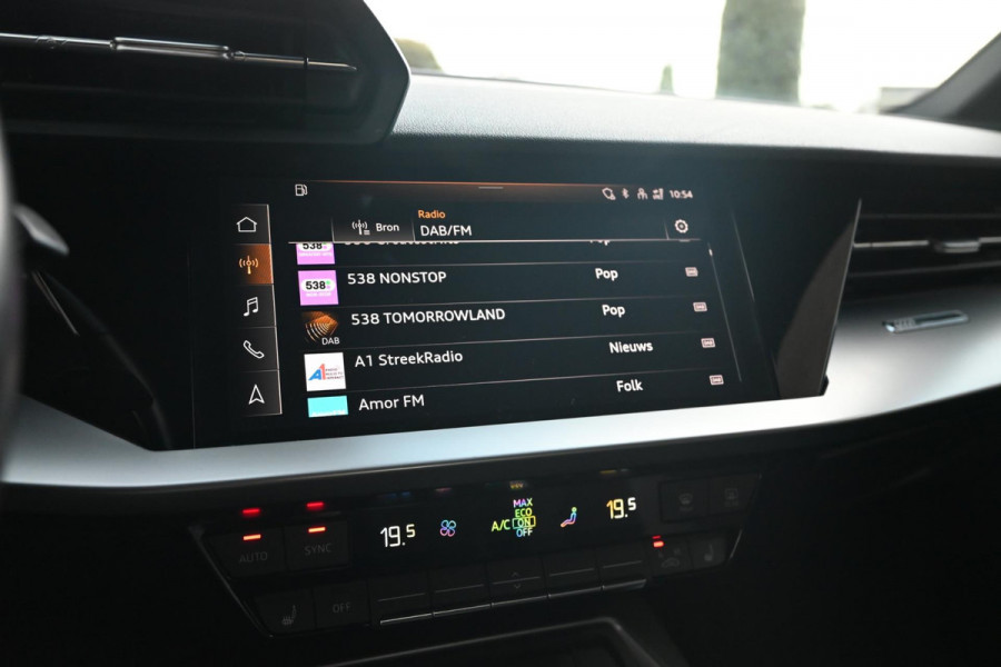Audi A3 Limousine 30 TFSI Business Edition 110 PK Aut. Adaptive Virtual Keyless Stoelverwarming 17''