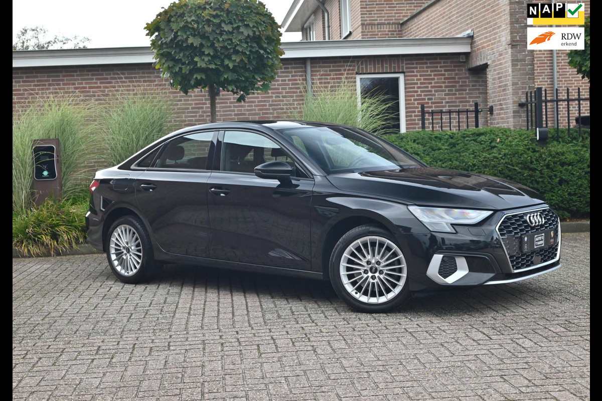 Audi A3 Limousine 30 TFSI Business Edition 110 PK Aut. Adaptive Virtual Keyless Stoelverwarming 17''