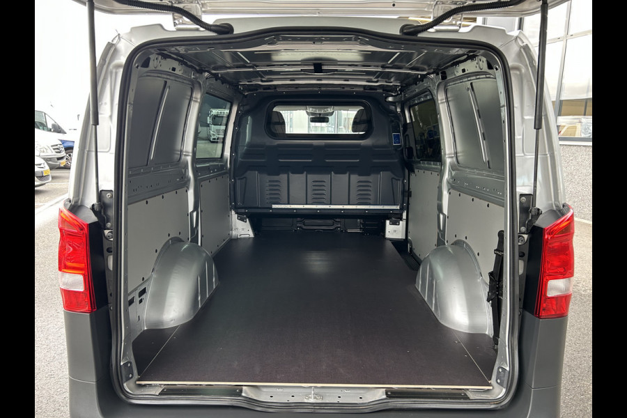 Mercedes-Benz Vito 116 CDI Lang / Automaat / Distronic / Navigatie / Camera / Parkeersensoren / Cruise control / Airco