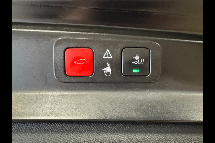 Peugeot 5008 1.2 PureTech Allure 7P. DEALER ONDERHOUDEN PANO CRUISE CONTROL CAMERA APPLE CARPLAY DODEHOEK