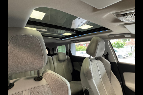 Peugeot 5008 1.2 PureTech Allure 7P. DEALER ONDERHOUDEN PANO CRUISE CONTROL CAMERA APPLE CARPLAY DODEHOEK