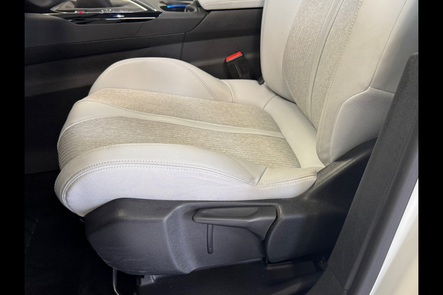 Peugeot 5008 1.2 PureTech Allure 7P. DEALER ONDERHOUDEN PANO CRUISE CONTROL CAMERA APPLE CARPLAY DODEHOEK