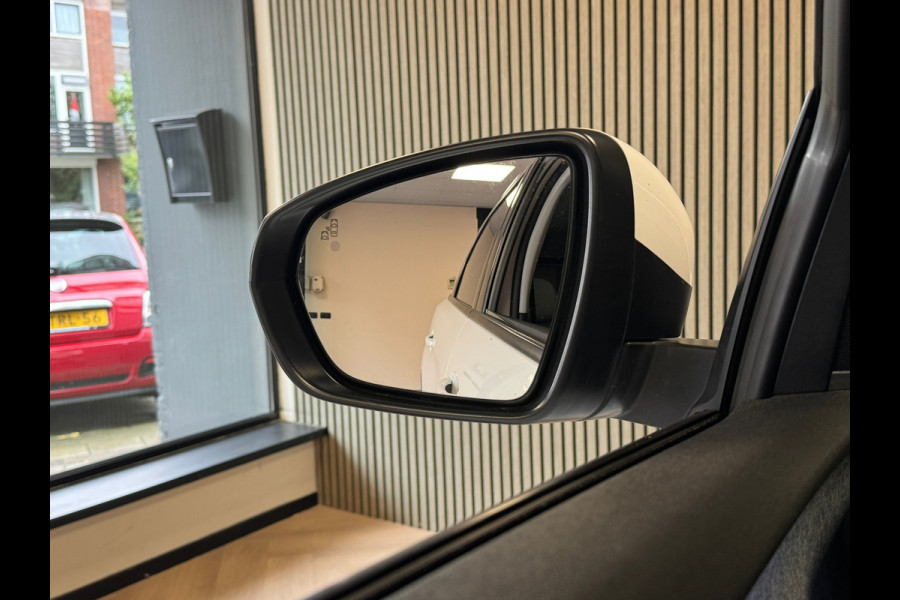 Peugeot 5008 1.2 PureTech Allure 7P. DEALER ONDERHOUDEN PANO CRUISE CONTROL CAMERA APPLE CARPLAY DODEHOEK
