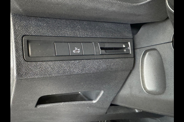 Peugeot 5008 1.2 PureTech Allure 7P. DEALER ONDERHOUDEN PANO CRUISE CONTROL CAMERA APPLE CARPLAY DODEHOEK