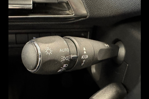 Peugeot 5008 1.2 PureTech Allure 7P. DEALER ONDERHOUDEN PANO CRUISE CONTROL CAMERA APPLE CARPLAY DODEHOEK