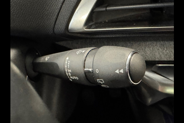 Peugeot 5008 1.2 PureTech Allure 7P. DEALER ONDERHOUDEN PANO CRUISE CONTROL CAMERA APPLE CARPLAY DODEHOEK