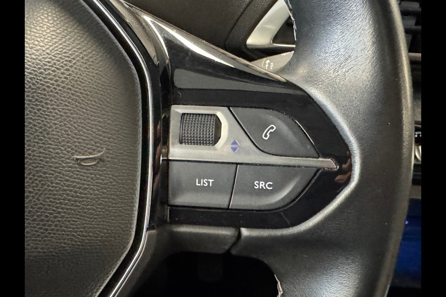 Peugeot 5008 1.2 PureTech Allure 7P. DEALER ONDERHOUDEN PANO CRUISE CONTROL CAMERA APPLE CARPLAY DODEHOEK