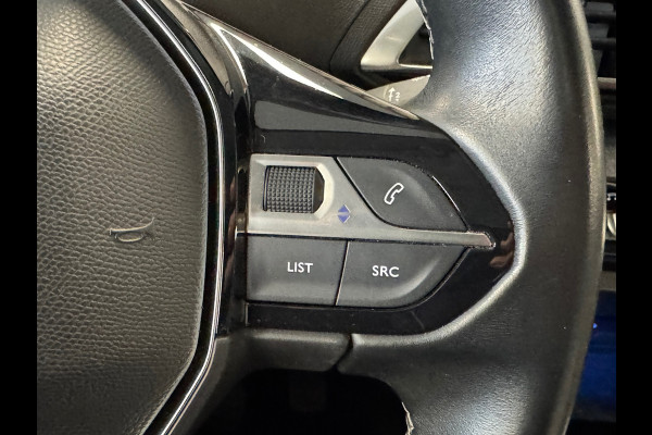 Peugeot 5008 1.2 PureTech Allure 7P. DEALER ONDERHOUDEN PANO CRUISE CONTROL CAMERA APPLE CARPLAY DODEHOEK