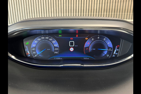 Peugeot 5008 1.2 PureTech Allure 7P. DEALER ONDERHOUDEN PANO CRUISE CONTROL CAMERA APPLE CARPLAY DODEHOEK
