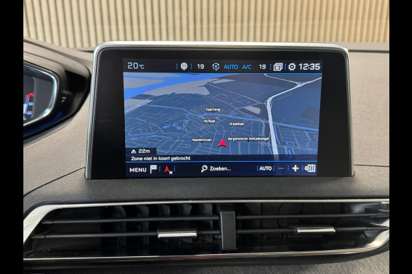 Peugeot 5008 1.2 PureTech Allure 7P. DEALER ONDERHOUDEN PANO CRUISE CONTROL CAMERA APPLE CARPLAY DODEHOEK