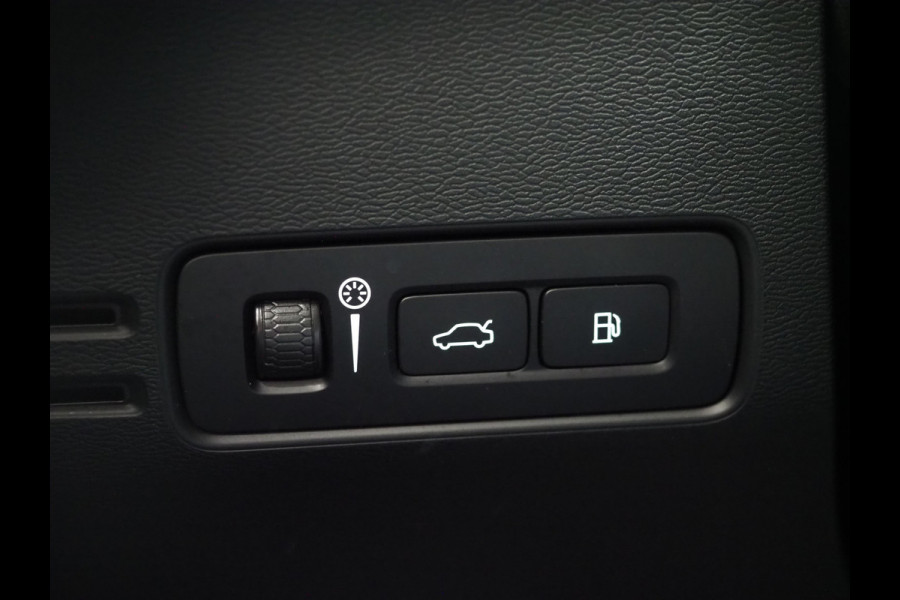 Volvo XC40 1.5 T5 262pk! Recharge Ultimate | Panoramadak | Pilot Assist | Harman/Kardon | 360 | Keyless | Carplay
