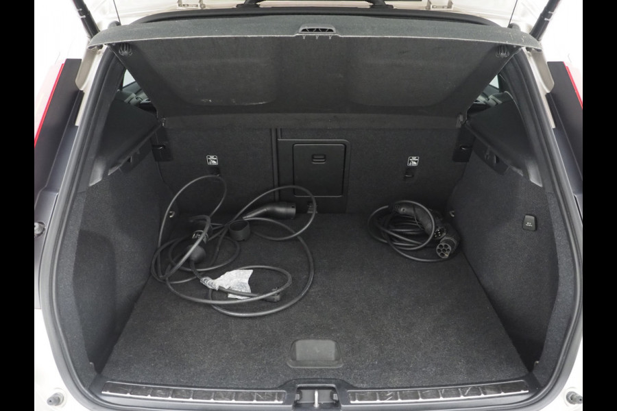 Volvo XC40 1.5 T5 262pk! Recharge Ultimate | Panoramadak | Pilot Assist | Harman/Kardon | 360 | Keyless | Carplay