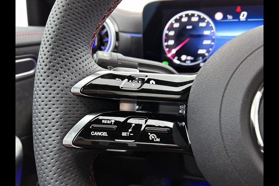 Mercedes-Benz CLA-Klasse 250 e Business Solution AMG | Smartphone integratie | Panoramaschuifdak | Stoelverwarming voor | Multibeam LED | KEYLESS GO | Draadloos oplaadsysteem voor smartphone |