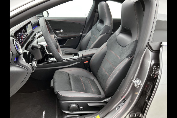 Mercedes-Benz CLA-Klasse 250 e Business Solution AMG | Smartphone integratie | Panoramaschuifdak | Stoelverwarming voor | Multibeam LED | KEYLESS GO | Draadloos oplaadsysteem voor smartphone |