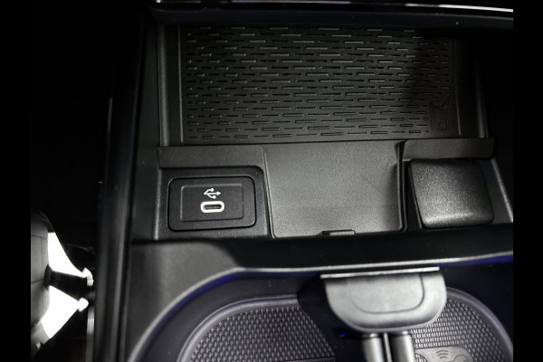 Mercedes-Benz CLA-Klasse 250 e Business Solution AMG | Smartphone integratie | Panoramaschuifdak | Stoelverwarming voor | Multibeam LED | KEYLESS GO | Draadloos oplaadsysteem voor smartphone |
