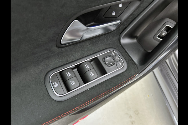 Mercedes-Benz CLA-Klasse 250 e Business Solution AMG | Smartphone integratie | Panoramaschuifdak | Stoelverwarming voor | Multibeam LED | KEYLESS GO | Draadloos oplaadsysteem voor smartphone |