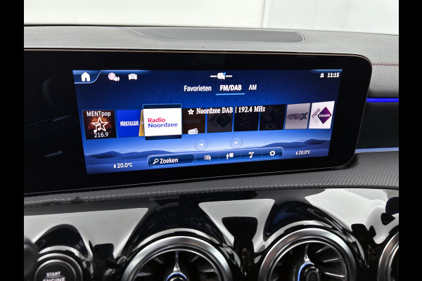 Mercedes-Benz CLA-Klasse 250 e Business Solution AMG | Smartphone integratie | Panoramaschuifdak | Stoelverwarming voor | Multibeam LED | KEYLESS GO | Draadloos oplaadsysteem voor smartphone |
