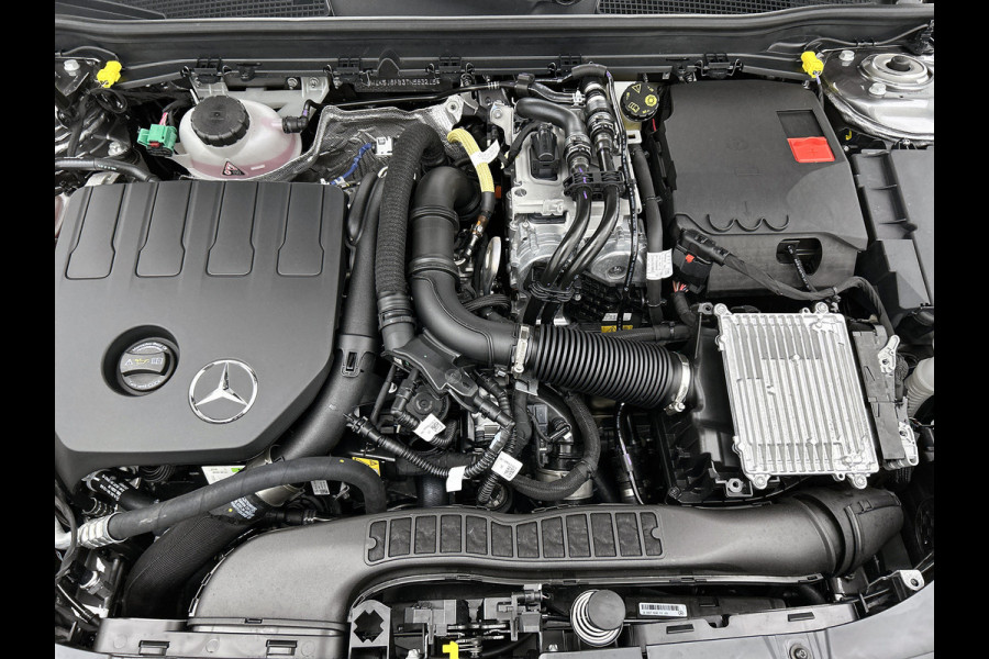 Mercedes-Benz CLA-Klasse 250 e Business Solution AMG | Smartphone integratie | Panoramaschuifdak | Stoelverwarming voor | Multibeam LED | KEYLESS GO | Draadloos oplaadsysteem voor smartphone |