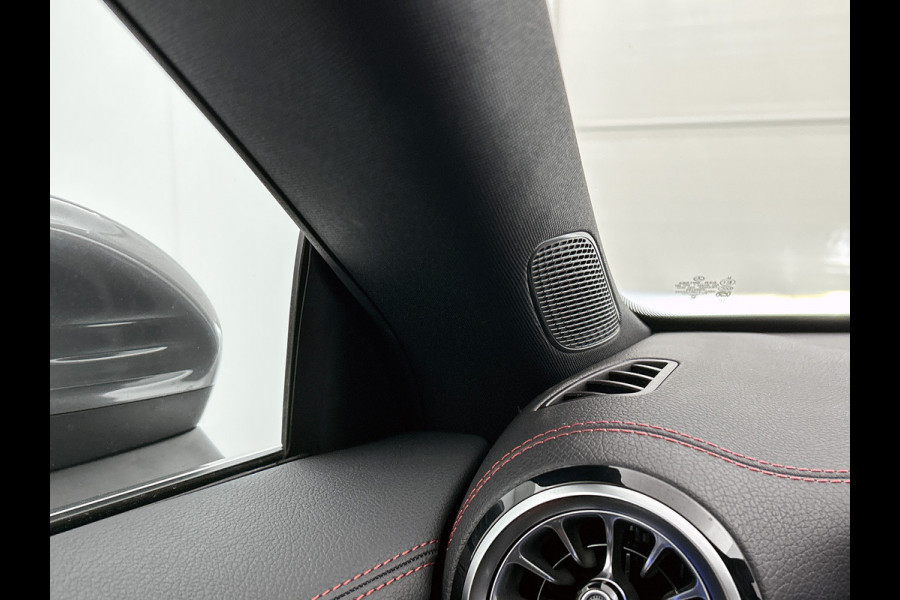 Mercedes-Benz CLA-Klasse 250 e Business Solution AMG | Smartphone integratie | Panoramaschuifdak | Stoelverwarming voor | Multibeam LED | KEYLESS GO | Draadloos oplaadsysteem voor smartphone |