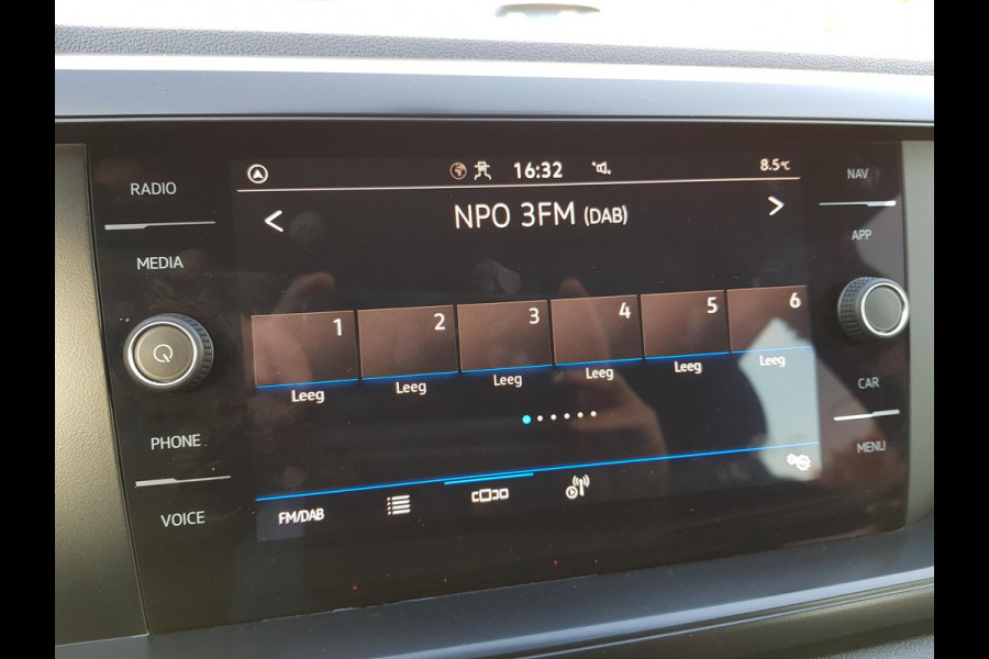 Volkswagen Polo 1.0 TSI Comfortline | Navigatie | Airco | Parkeer Sensoren | Led | DAB