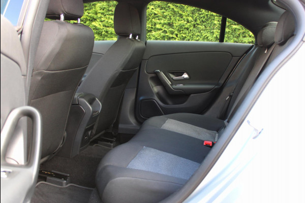 Mercedes-Benz CLA-Klasse 180 Business Solution Origineel NL