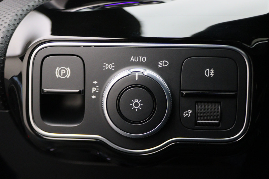 Mercedes-Benz CLA-Klasse 250 e Business Solution AMG Limited Panoramadak, Memory, Matrix LED, Sfeerverlichting, Apple Carplay, DAB