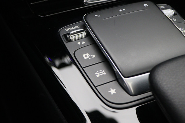 Mercedes-Benz CLA-Klasse 250 e Business Solution AMG Limited Panoramadak, Memory, Matrix LED, Sfeerverlichting, Apple Carplay, DAB
