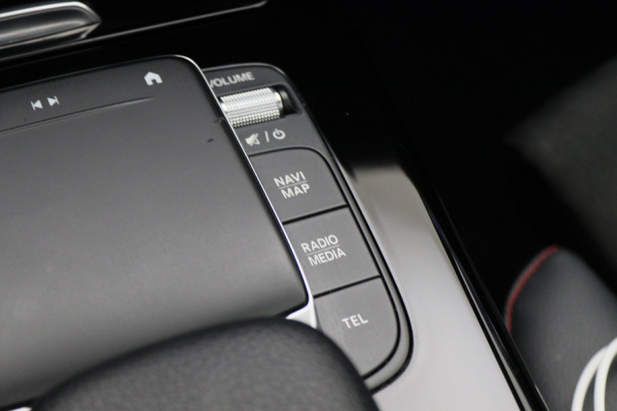 Mercedes-Benz CLA-Klasse 250 e Business Solution AMG Limited Panoramadak, Memory, Matrix LED, Sfeerverlichting, Apple Carplay, DAB
