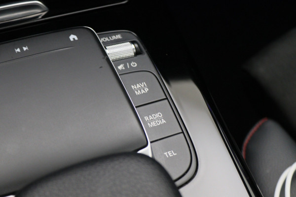 Mercedes-Benz CLA-Klasse 250 e Business Solution AMG Limited Panoramadak, Memory, Matrix LED, Sfeerverlichting, Apple Carplay, DAB