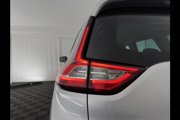 Renault Grand Scénic 1.3 TCe Business Zen [ 7-Pers. ] (INCL-BTW) *NAVI-FULLMAP | COMFORT-SEATS | DIGI-COCKPIT | ECC | PDC | CRUISE | PRIVACY-GLASS | DAB | CARPLAY*