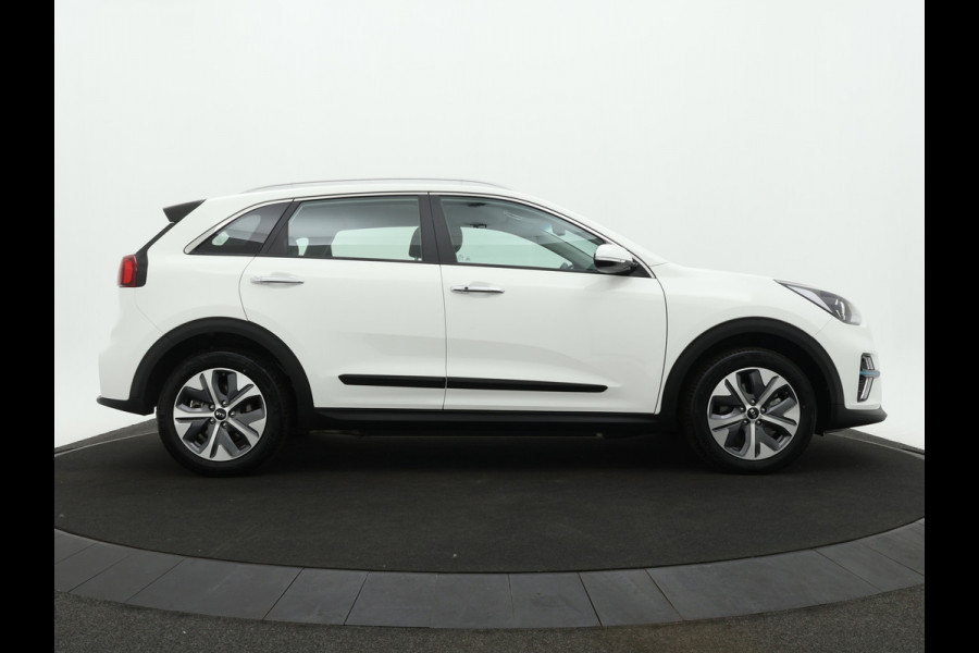 Kia e-Niro DynamicLine 39.2kWh - SOH 97,2% - Apple CarPlay/Android Auto - Achteruitrijcamera - Cruise Control - Navigatie - Climate Control - Fabrieksgarantie tot 05-2028