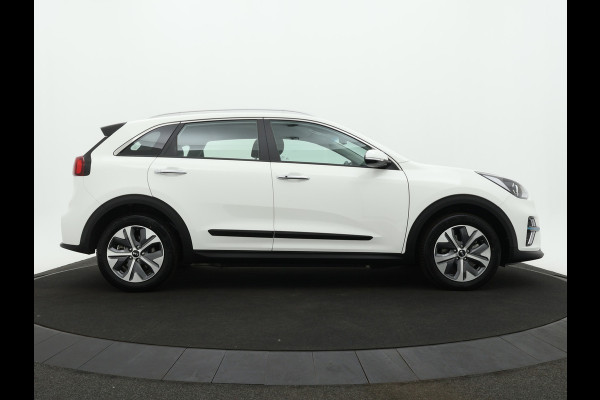 Kia e-Niro DynamicLine 39.2kWh - SOH 97,2% - Apple CarPlay/Android Auto - Achteruitrijcamera - Cruise Control - Navigatie - Climate Control - Fabrieksgarantie tot 05-2028